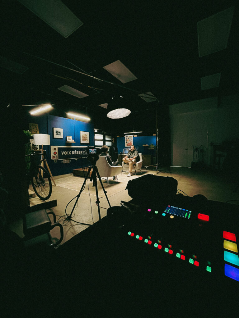 Photo du studio de tournage et de l'équipement